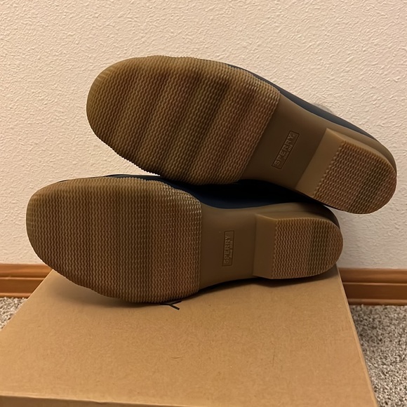 NEW IN BOX! Sperry Duck Boots - Picture 6 of 7